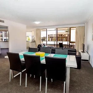 https://the-astor-apartments.queenslandhotels.net